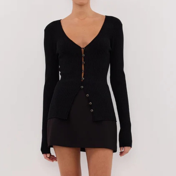 Dissh BLAIR BLACK LONG SLEEVE KNIT TOP - Picture 1 of 8